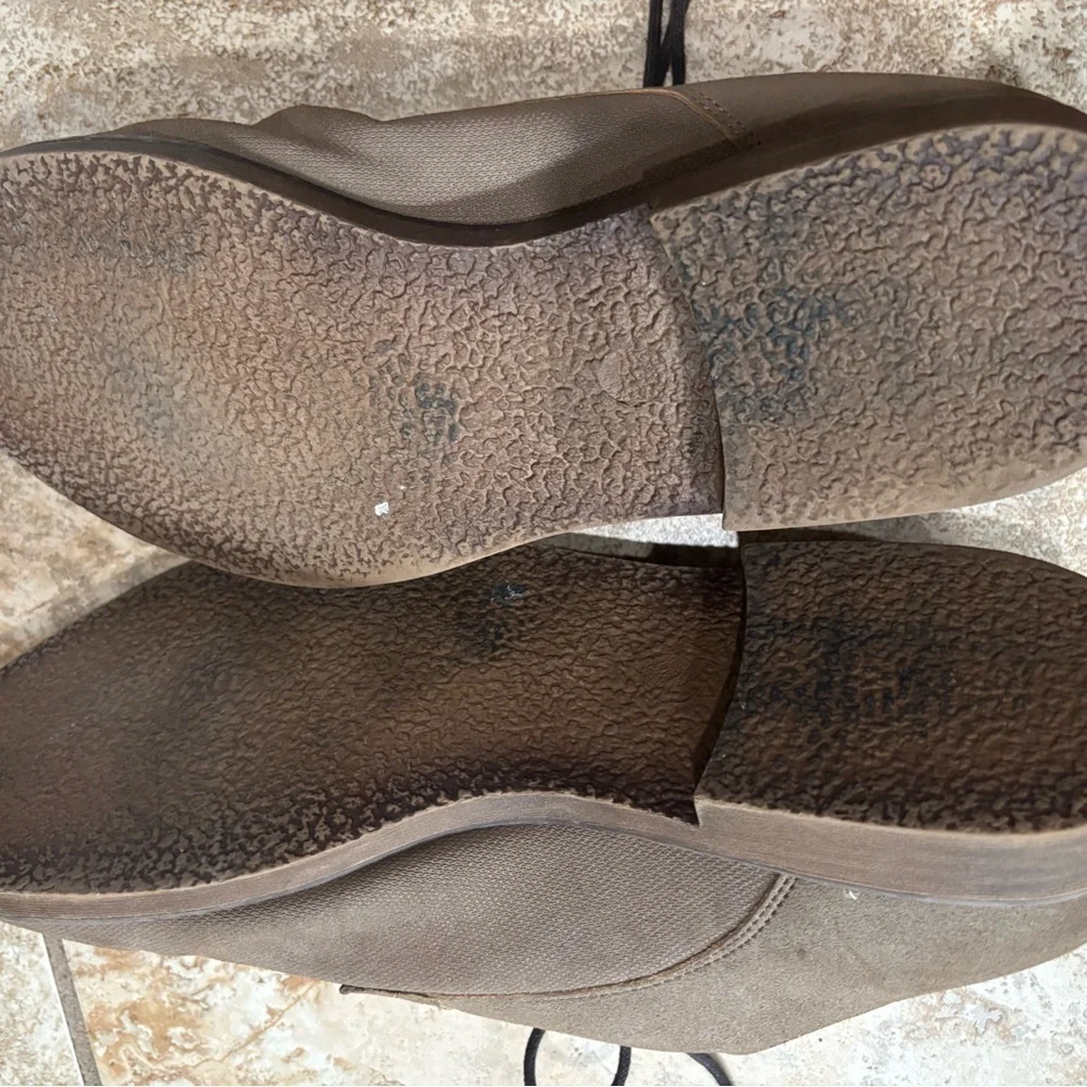 Men's tan Lace-Up Oxfords